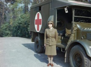 IWM-Master-Elizabeth-in-ATS-uniform-TR_002832-1920x1411