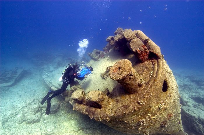 uss_macaw_04_noaa_schwemmer