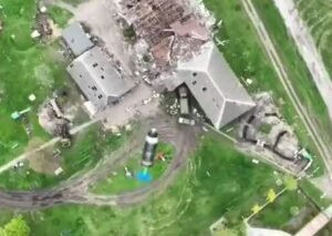 Vídeo: Drone ucraniano manipulado lançando bomba sobre tropas russas