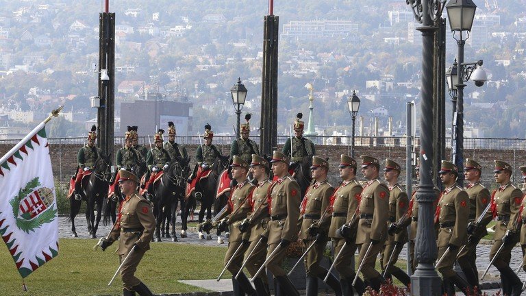 Hungria tem planos militares para a Ucrânia