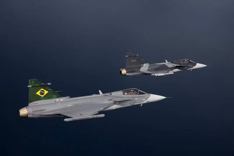 Saab confirma que Brasil está em negociações para comprar mais caças Gripen E