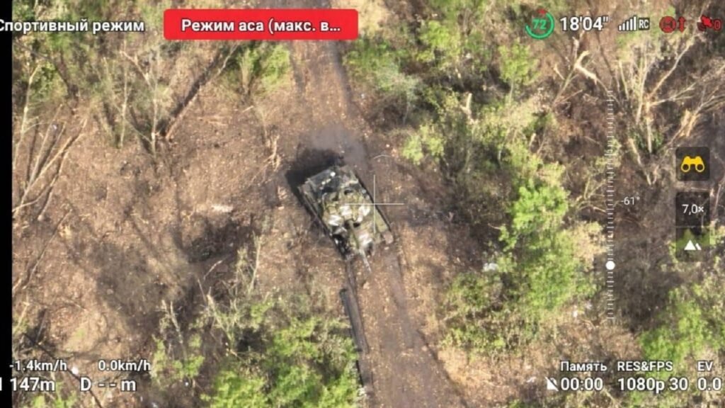 Assista: Rússia Está Deixando Inúmeros Tanques Destruidos Na Ucrânia