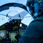 Airbus apresenta cabine de caça do futuro com realidade aumentada e comandos por voz